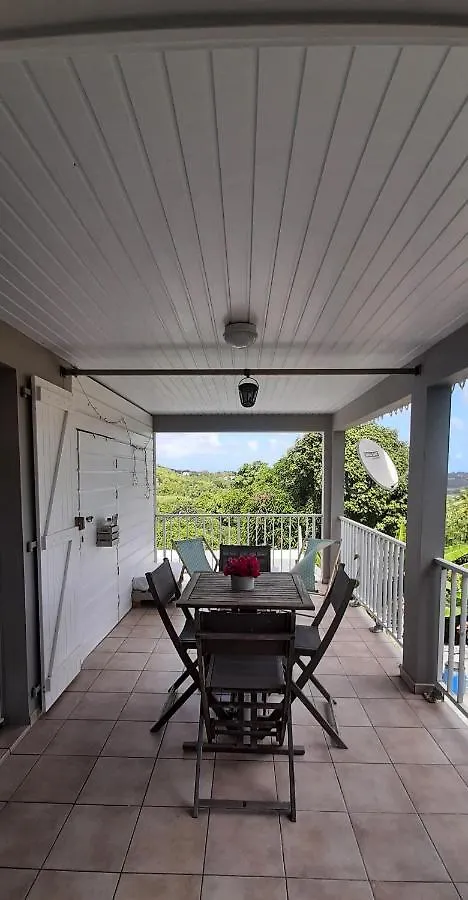Holiday home Charmant Haut De Villa Avec Piscine Partagee Le Vauclin