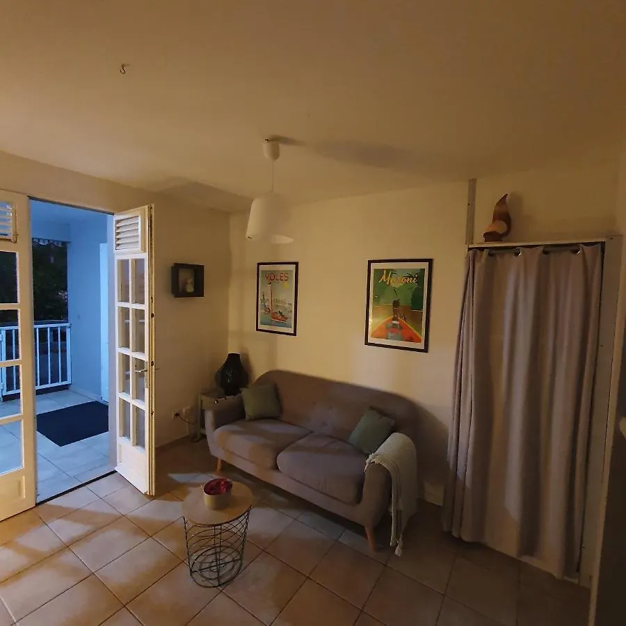 Charmant Haut De Villa Avec Piscine Partagee Le Vauclin