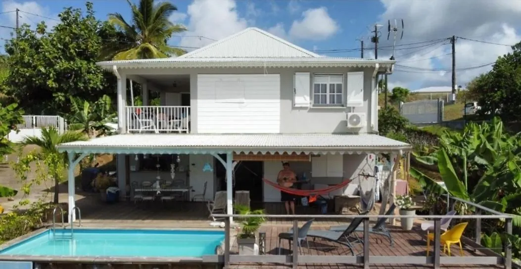 Charmant Haut De Villa Avec Piscine Partagee Le Vauclin 0*,  Martinique