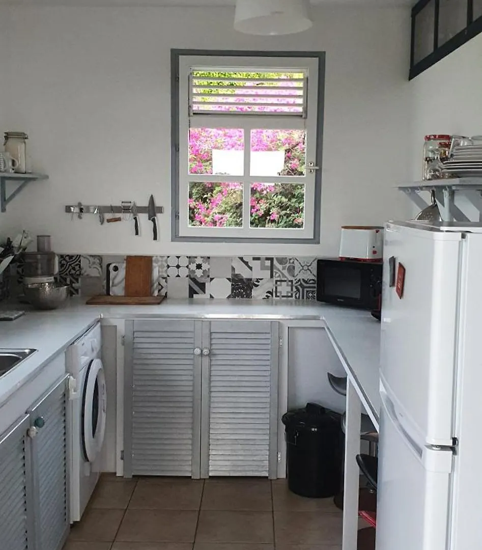 Charmant Haut De Villa Avec Piscine Partagee Le Vauclin 0*,