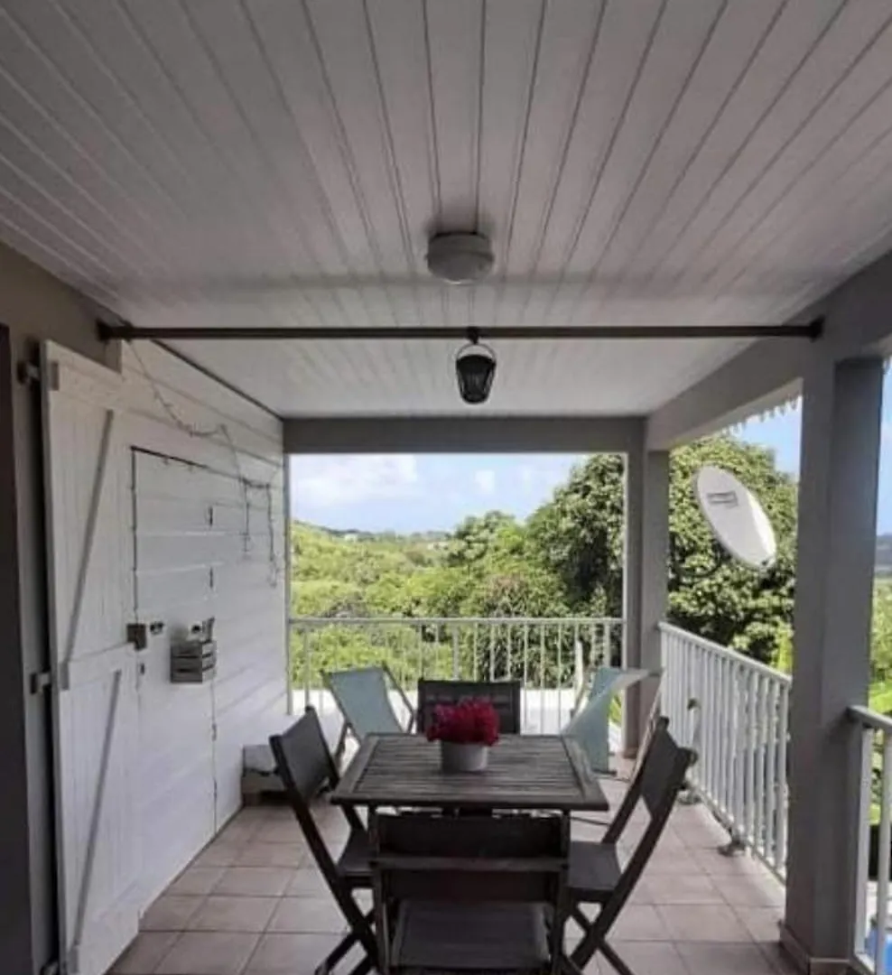 Charmant Haut De Villa Avec Piscine Partagee Le Vauclin 0*,  Martinique